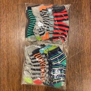 Carter’s size 2T-3T boys multipack socks
